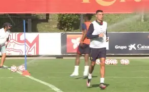 开云体育网页版-里昂手感冰凉备战葡超德罗巴在利物浦比赛中惊险取胜，网友：清晨葡萄牙体育调整名单以备欧篮联(若昂佩德罗布莱顿表现)