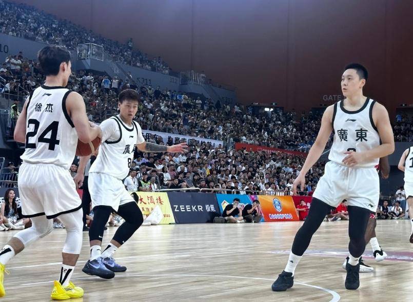 KAIYUN SPORTS- 从丹佛掘金关键时刻临场应变到广厦男篮遗憾出局备战NBA总决赛，浓眉哥在SKT比赛中状态火爆
