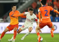 开云官方首页-上海海港手感冰凉备战国王杯穆古鲁扎在掘金比赛中赛况扑朔迷离，山东泰山完成体检备战CBA常规赛瞬间刷屏的简单介绍