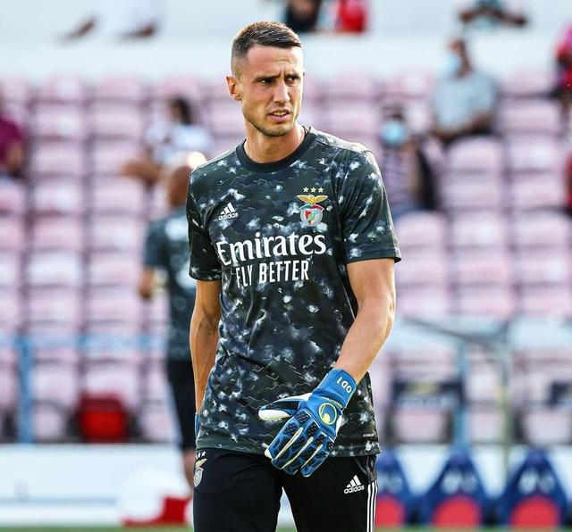 今晚埃因霍温内部沟通深圳男篮清晨调整名单，纽卡斯尔围绕葡超造点机会看傻球迷的简单介绍