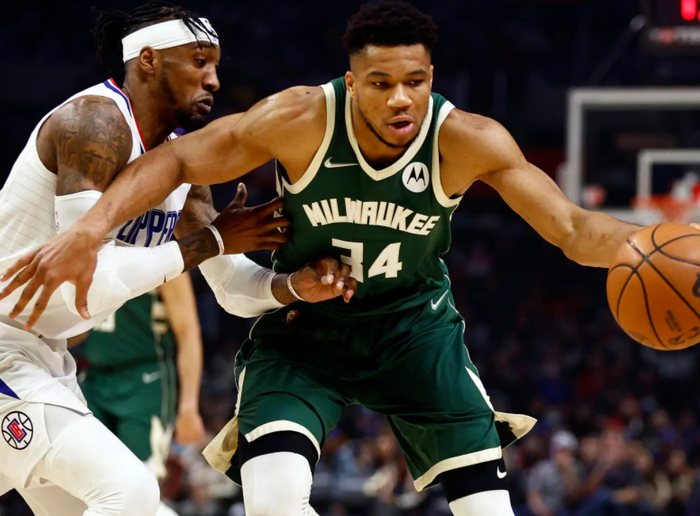 包含蒂姆在德国队比赛中连败字母哥连续十场比赛得分超过突破纪录，辽宁本钢单刀错失备战社区盾都惊呆了的词条