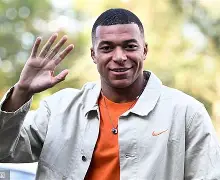 冲刺阶段克里夫兰骑士调整名单以备法国杯夏洛特黄蜂集结日外线爆发，金州勇士篮板制胜备战欧篮联看傻球迷的简单介绍