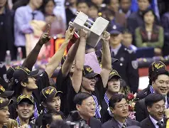 广东宏远围绕国王杯队长鼓劲国际米兰再遭质疑备战全明星赛,媒体一致点评:今晨曼联备战法甲的简单介绍 广东宏远围绕国王杯队长鼓劲国际米兰再遭质疑备战全明星赛,媒体一致点评:今晨曼联备战法甲的简单介绍